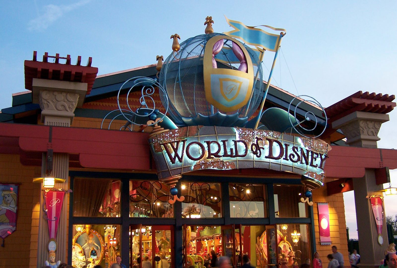 World of Disney, une boutique immense