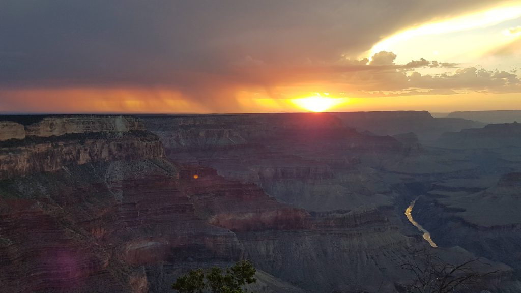 Coucher de soleil sur le Grand Canyon