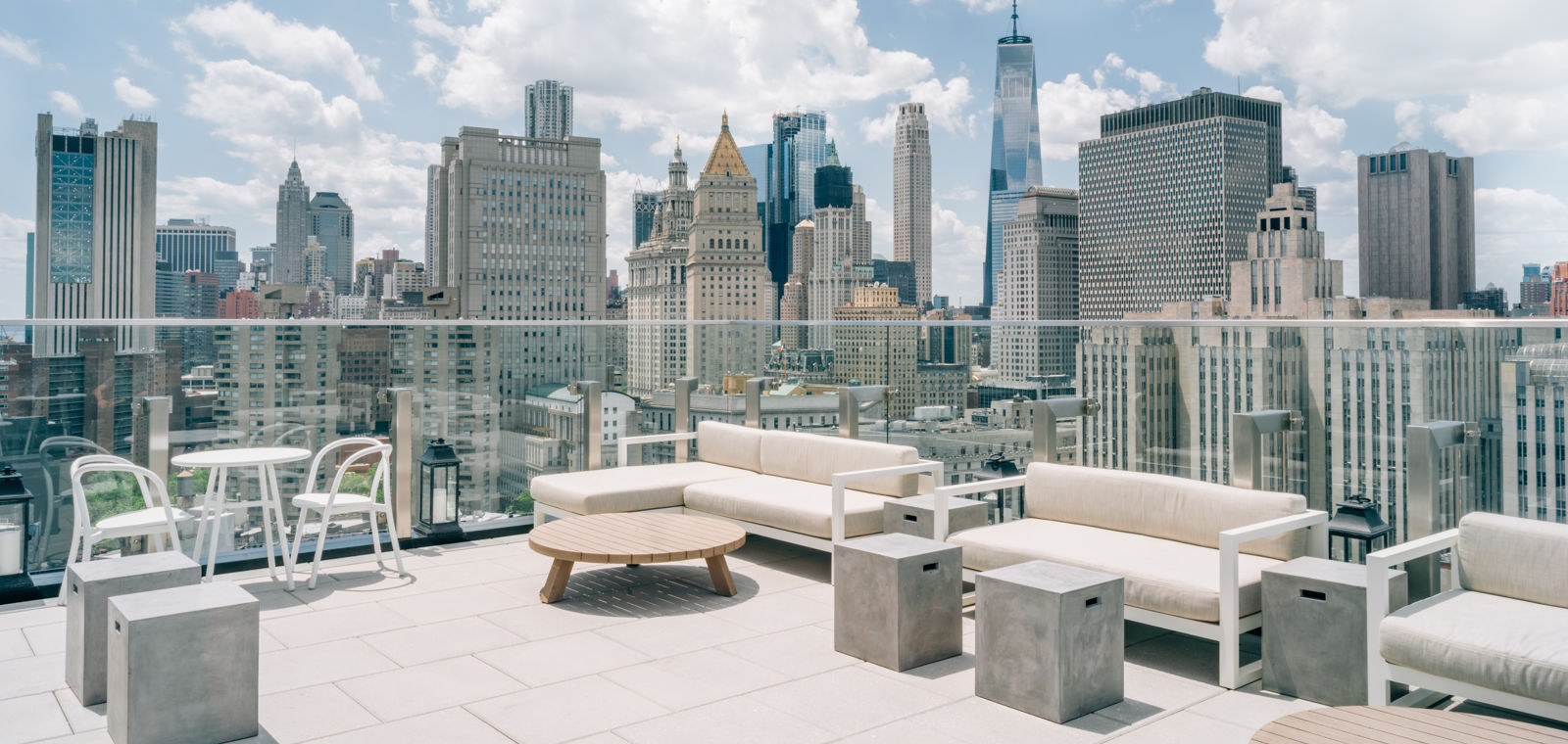 Nos adresses La vue depuis la terrasse du 50 Bowery.