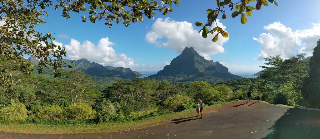 Visiter Moorea, arrêt au belvédère