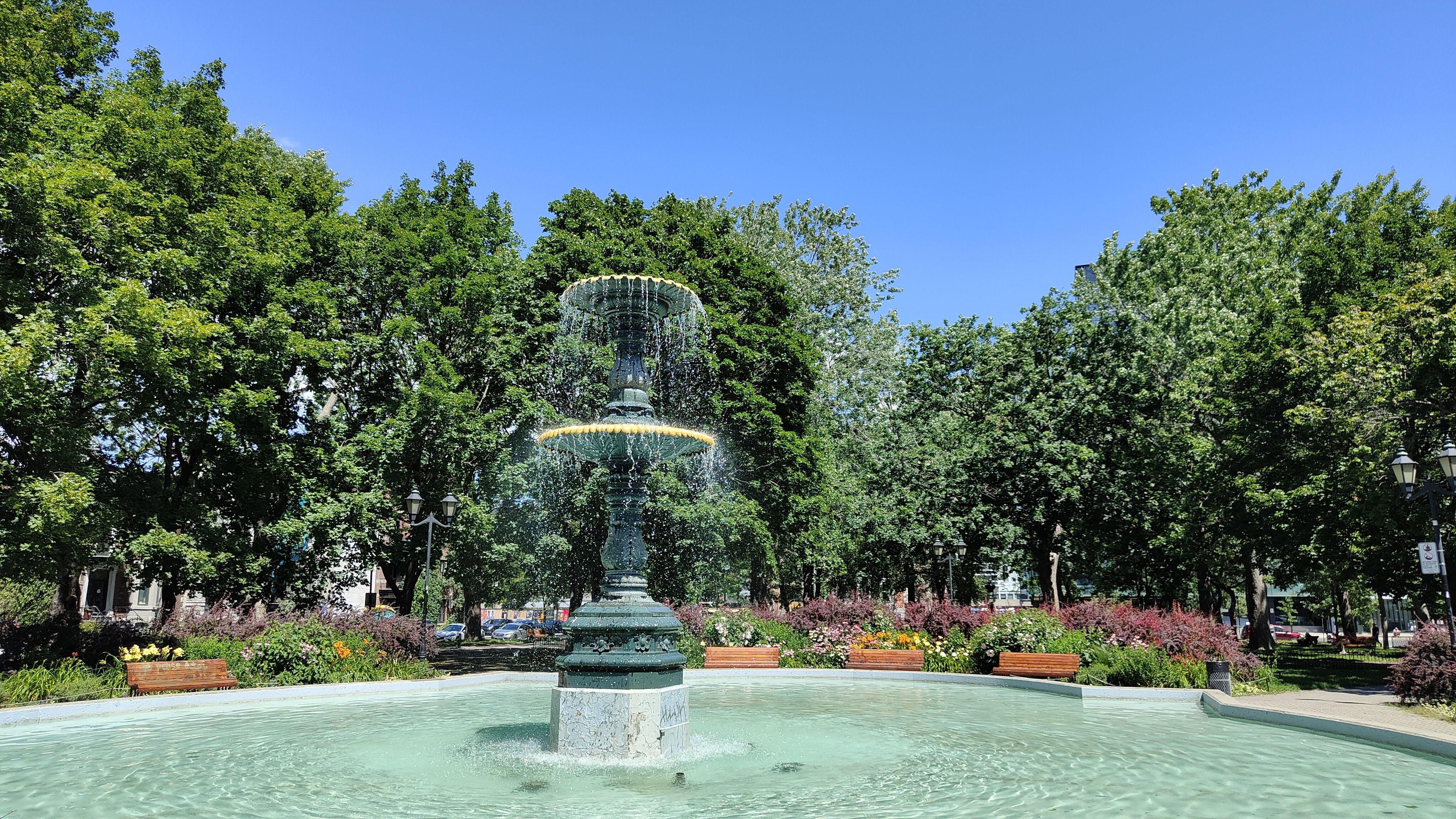 Square Saint-Louis