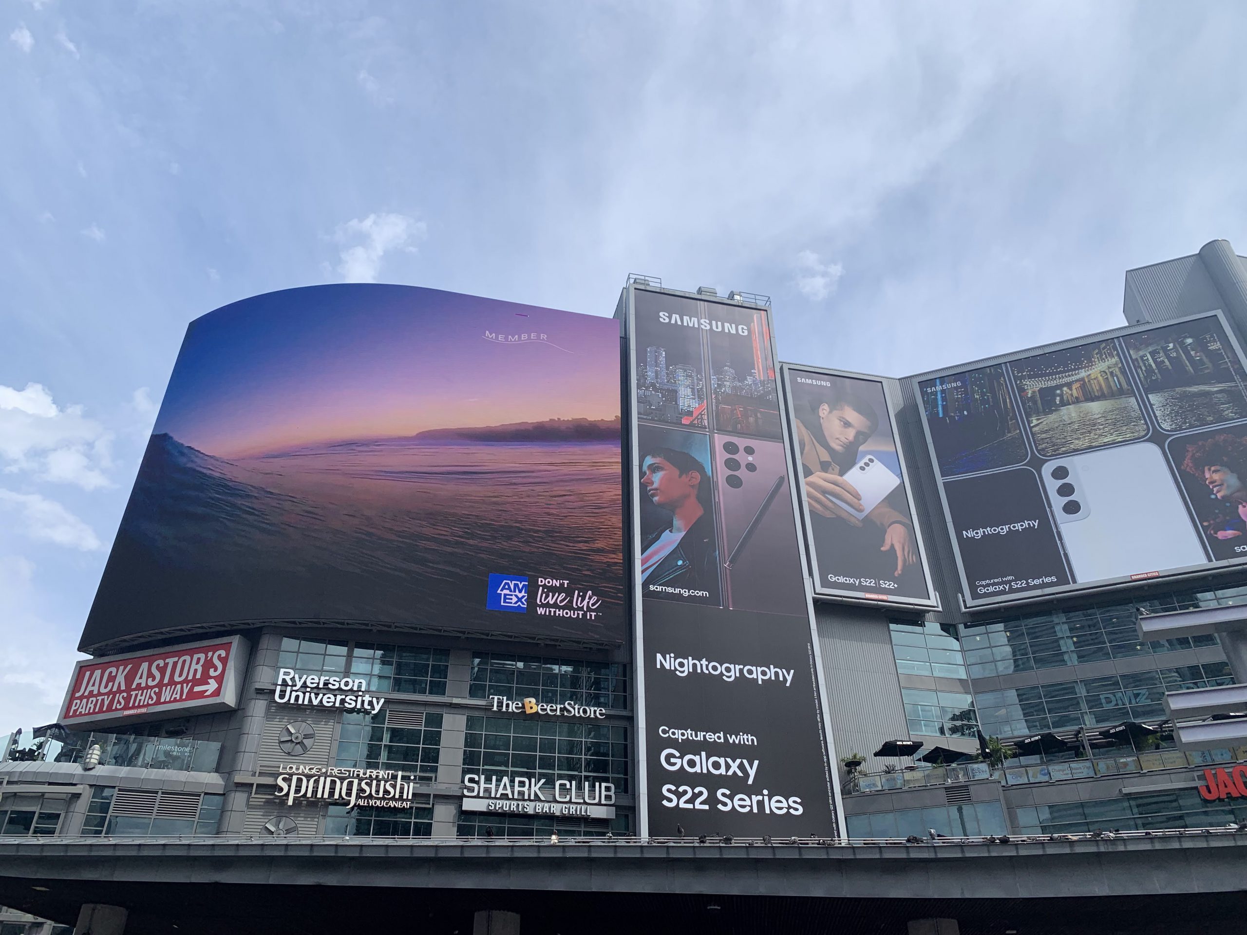 Yonge-Dundas Square