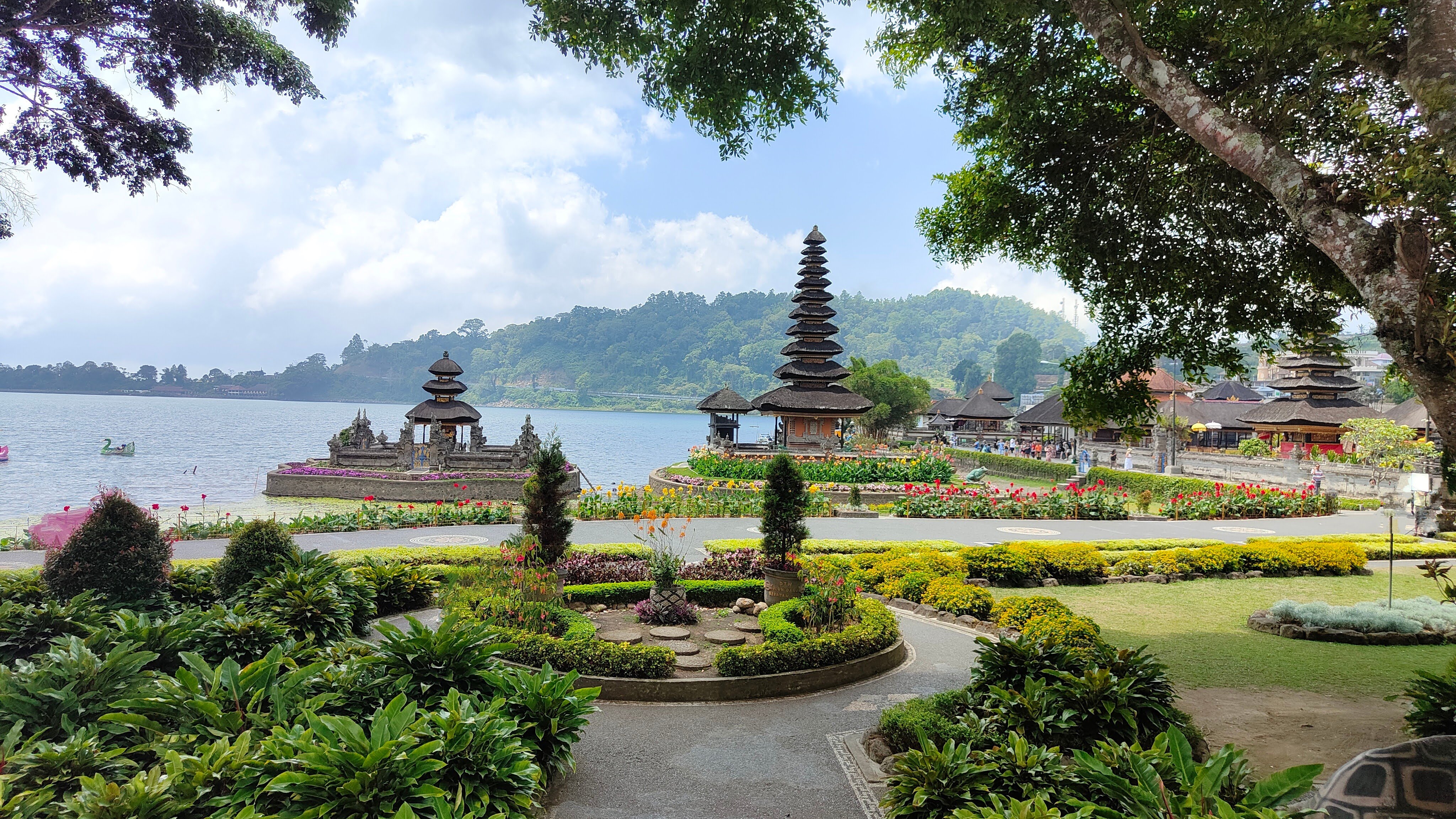 Temple, cascades et rizière Temple Pura Ulun Danu Bratan