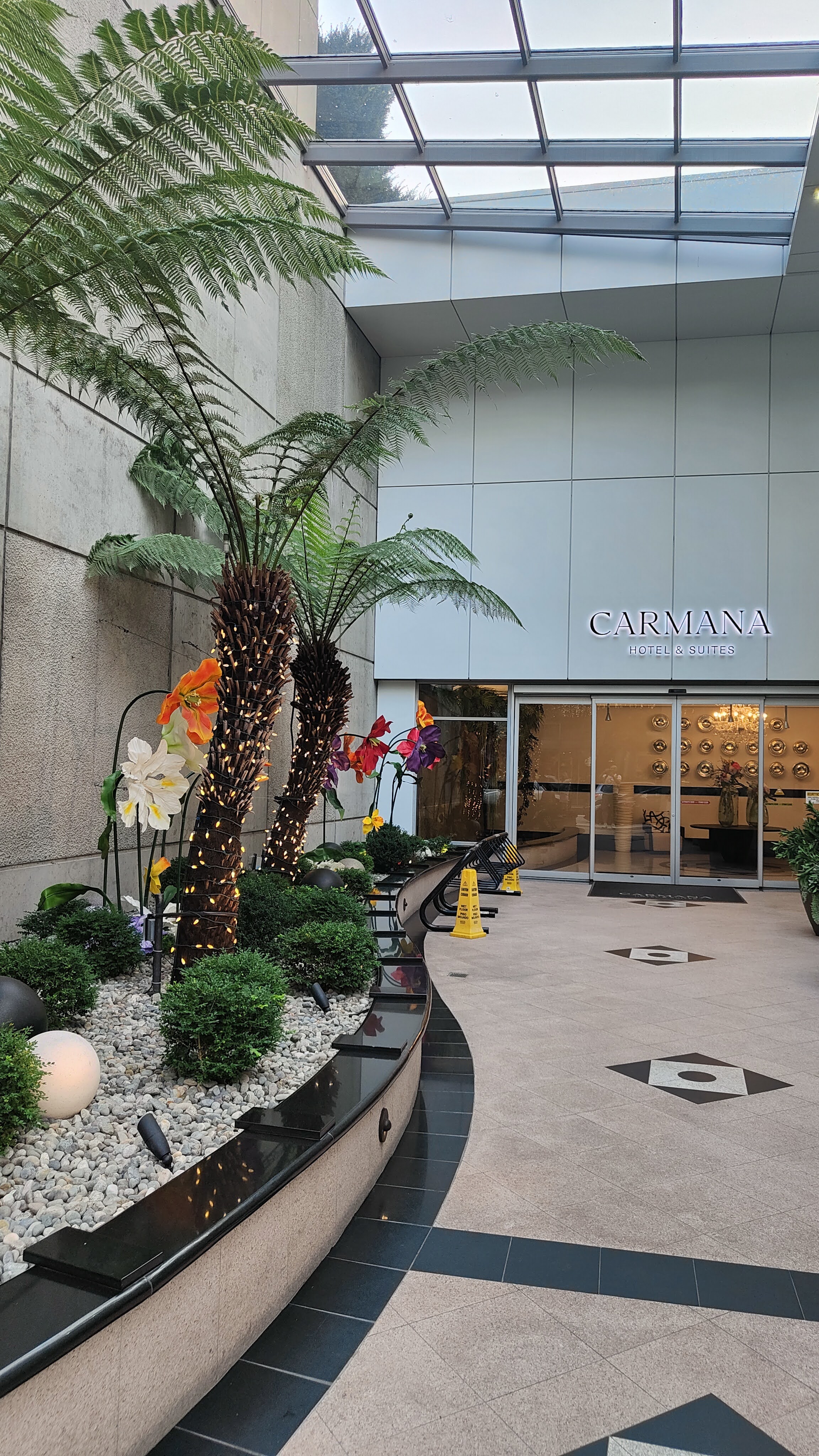 Carmana Hotel & Suites